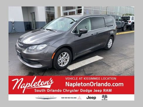 Used 2023 Chrysler Voyager LX image 1