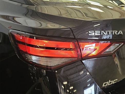 New 2025 Nissan Sentra SV w/ Trunk Package image 33