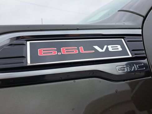 Used 2022 GMC Sierra 2500 AT4 w/ AT4 Premium Plus Package AWD/4WD image 17