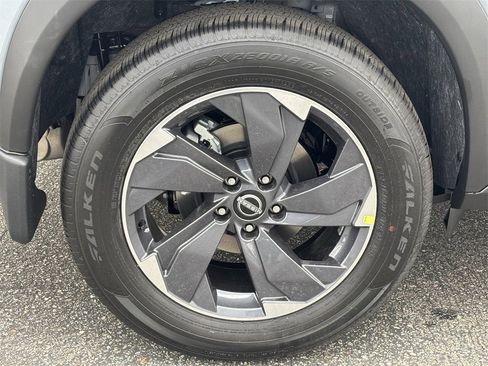New 2026 Nissan Rogue SV image 7