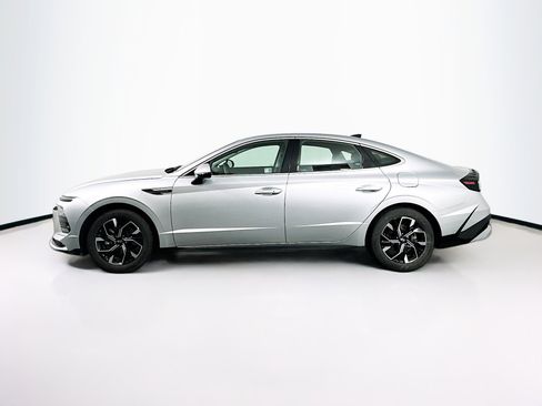 Used 2025 Hyundai Sonata SEL FWD image 4
