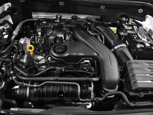 Used 2022 Volkswagen Taos SE image 35