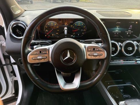 Used 2020 Mercedes-Benz GLB 250 GLB 250 w/ AMG Line image 29