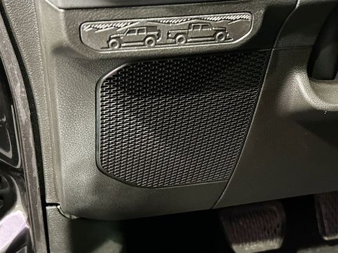 New 2026 Jeep Gladiator Rubicon w/ Dual Top Group image 25