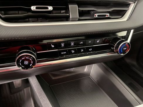 New 2026 Chevrolet Equinox LT FWD image 30