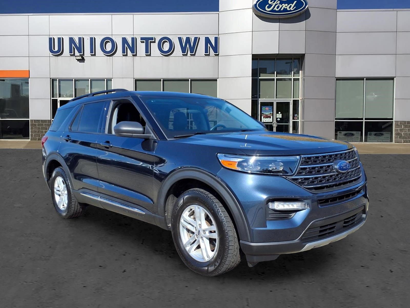 Used 2023 Ford Explorer XLT w/ Equipment Group 202A AWD/4WD image 1