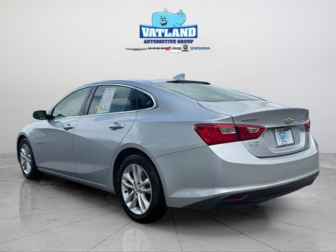 Used 2018 Chevrolet Malibu LT FWD image 3