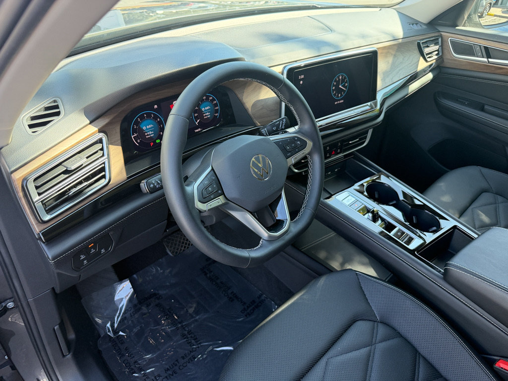 Used 2024 Volkswagen Atlas SE AWD/4WD image 12