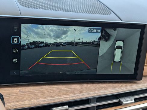 Used 2025 Hyundai Santa Fe Limited image 18