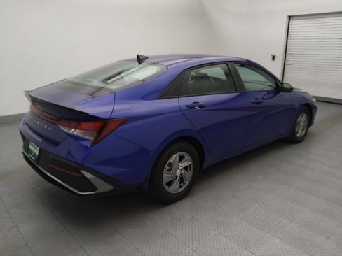 Used 2025 Hyundai Elantra Sport FWD image 9