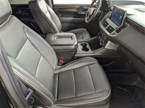 Used 2023 Chevrolet Suburban Premier image 21