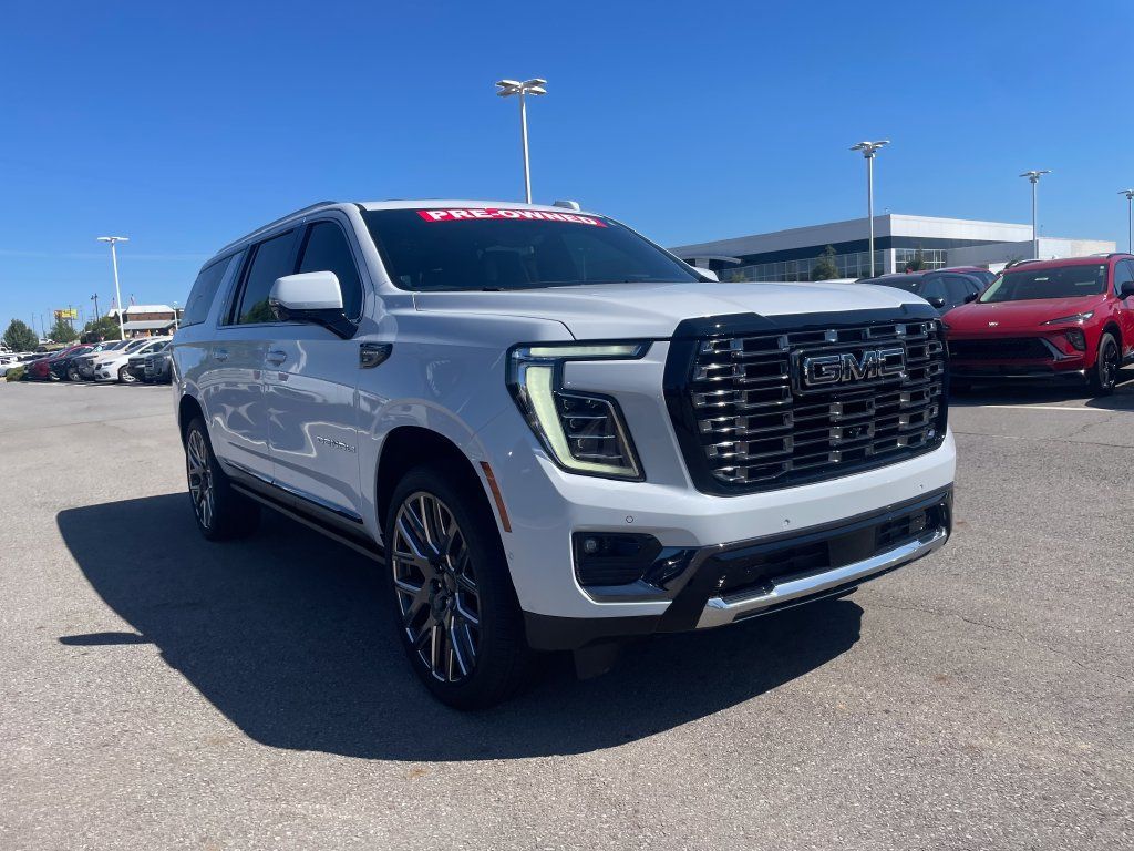 Used 2026 GMC Yukon XL Denali Ultimate AWD/4WD image 3