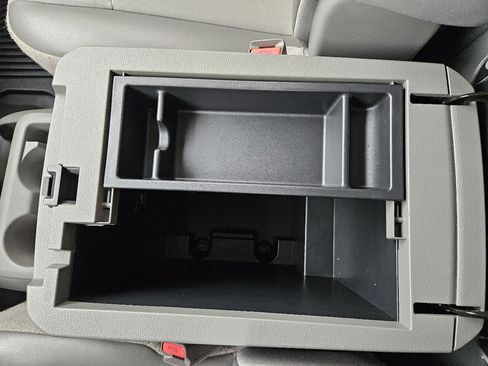 Used 2019 Nissan NV 2500 SV image 36