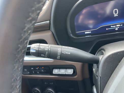 Used 2023 Chevrolet Tahoe High Country w/ Premium Package 2 image 23