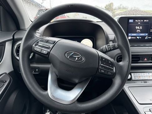 Used 2023 Hyundai Kona SE w/ Cargo Package image 20