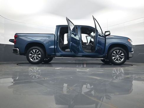 Used 2024 Chevrolet Silverado 1500 LT image 33