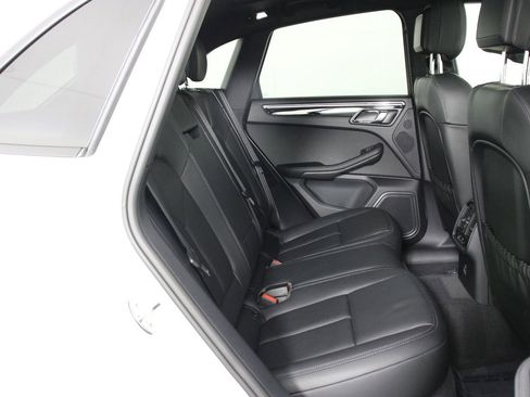 Certified 2026 Porsche Macan AWD/4WD image 32