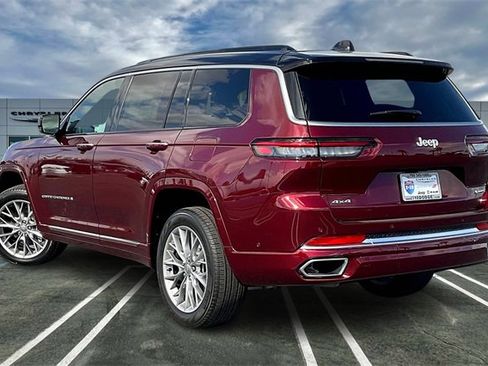 New 2025 Jeep Grand Cherokee L Summit w/ Luxury Tech Group V image 2