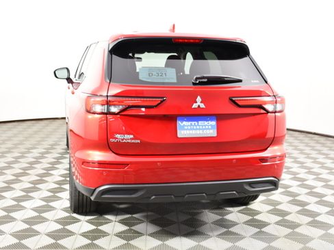 Used 2024 Mitsubishi Outlander ES AWD/4WD image 7