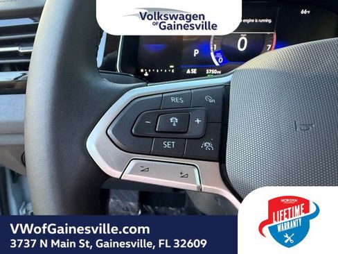 Used 2025 Volkswagen Jetta SE image 21