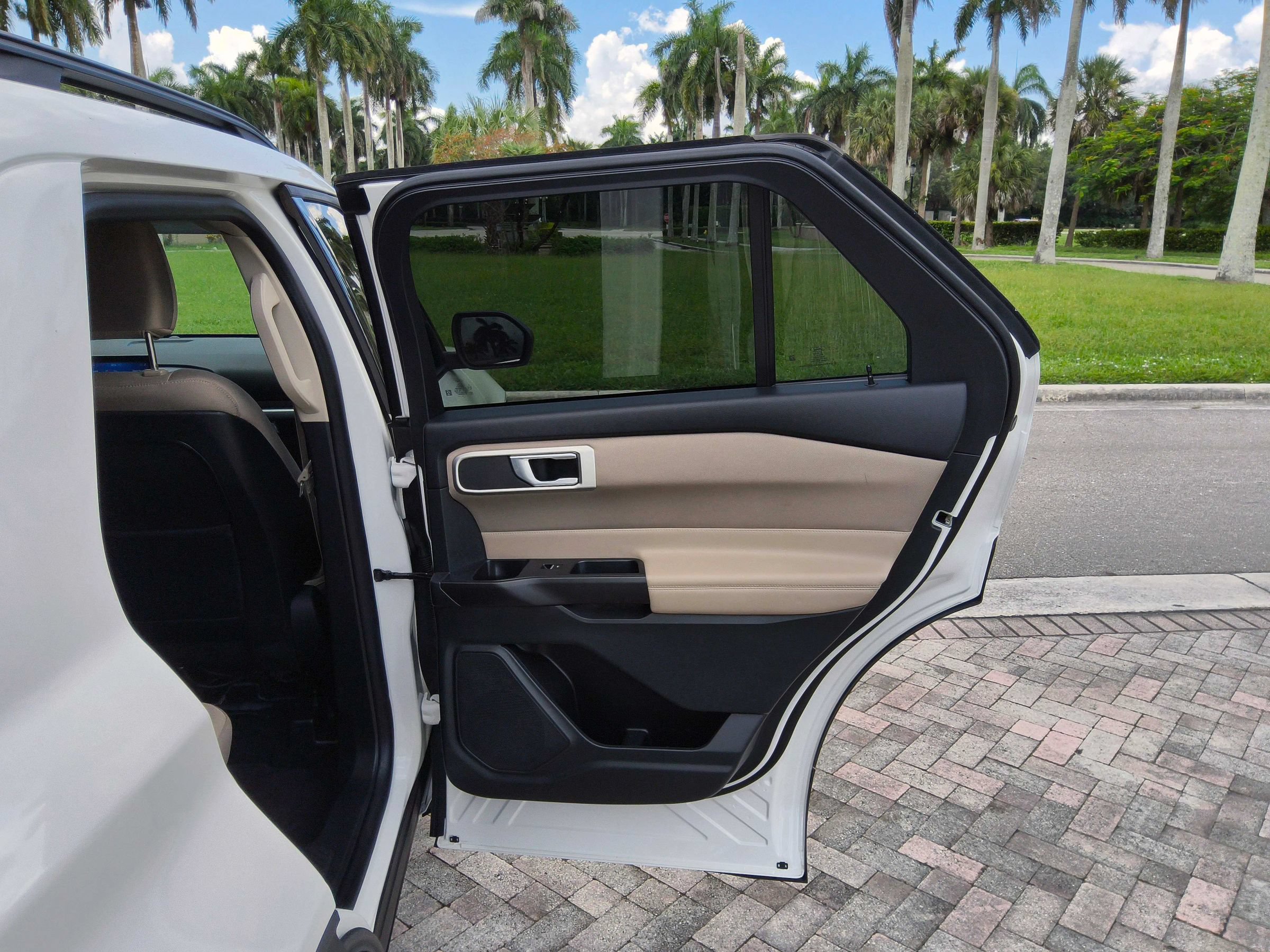 Used 2020 Ford Explorer XLT RWD image 35