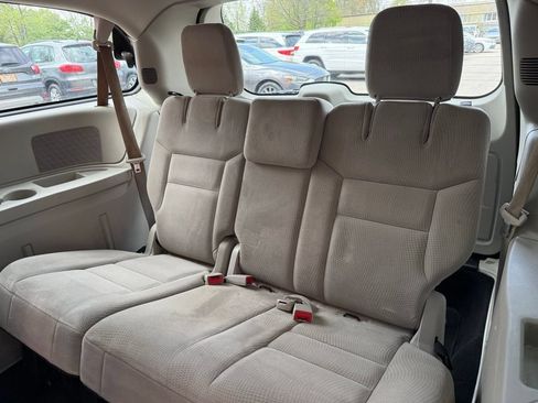 Used 2016 Dodge Grand Caravan SE w/ Quick Order Package 29E SE FWD image 17