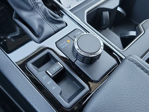 New 2026 Toyota Tundra SR5 AWD/4WD image 30