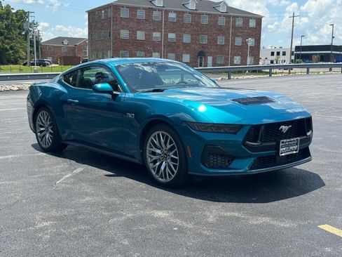 Used 2026 Ford Mustang GT Premium RWD image 2