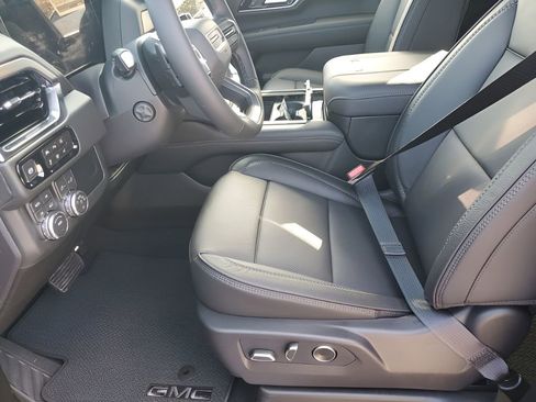 New 2026 GMC Yukon Denali w/ Sun & Power Step Package image 32