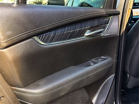 Used 2023 Cadillac XT6 Premium Luxury w/ Technology Package image 33