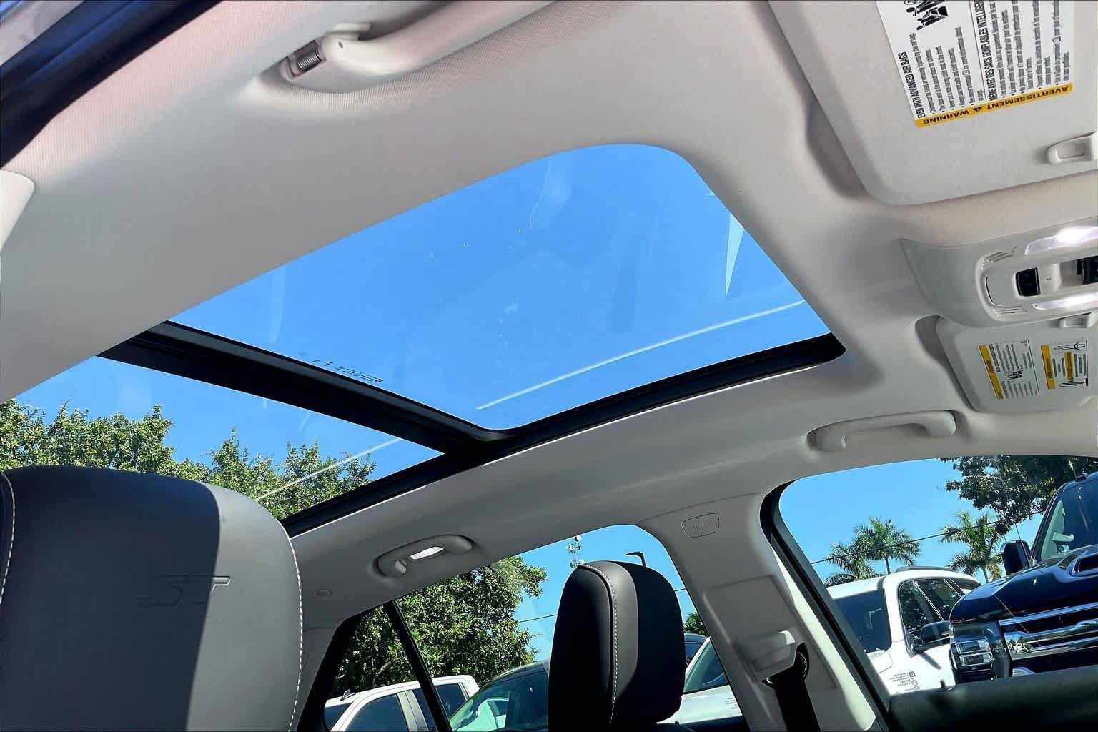 Used 2024 Buick Envision Sport Touring AWD/4WD image 22