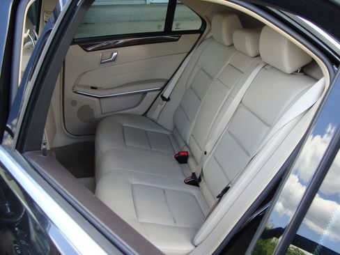 Used 2016 Mercedes-Benz E 350 Sedan image 8