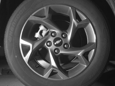 Used 2025 Chevrolet Trax LT FWD image 15