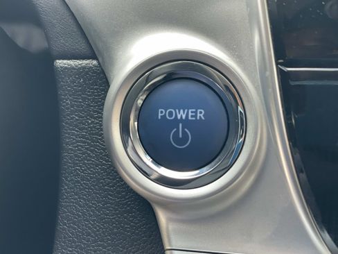 Used 2019 Toyota Mirai image 12