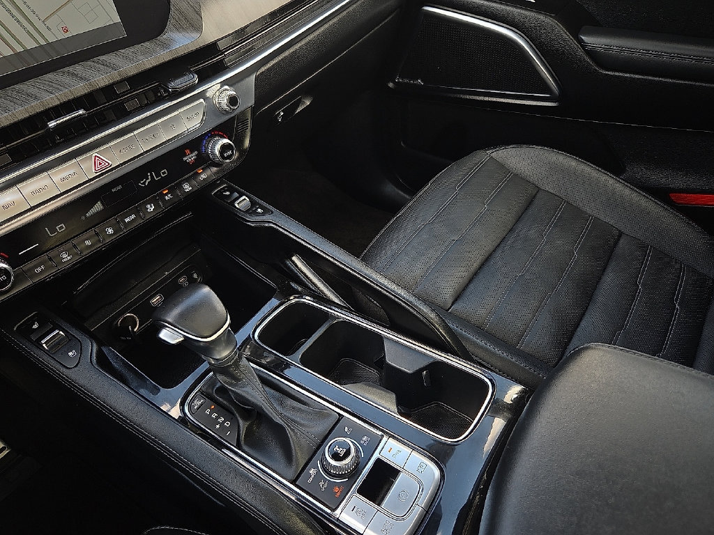 Used 2024 Kia Telluride SX Prestige AWD/4WD image 25