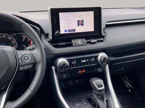 Used 2025 Toyota RAV4 XLE Premium FWD image 7
