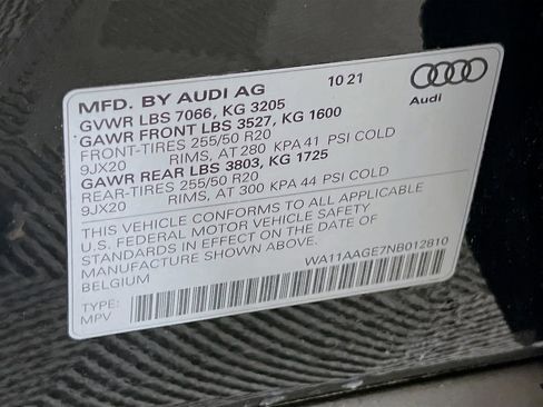 Used 2022 Audi e-tron Premium w/ Convenience Plus Package image 31