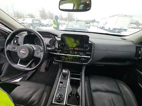 Used 2022 Nissan Pathfinder SL image 4