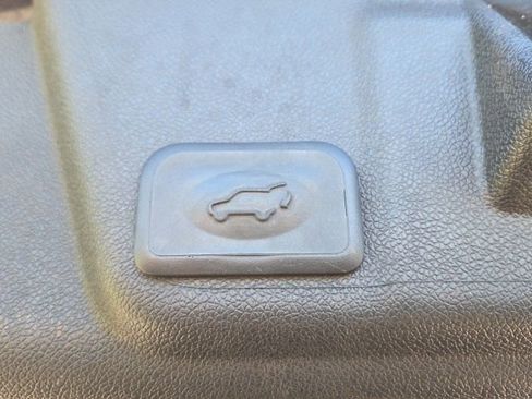 Used 2012 Buick Enclave Premium FWD image 16