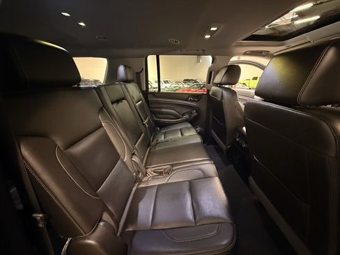 Used 2019 Chevrolet Suburban LT w/ Luxury Package AWD/4WD image 36