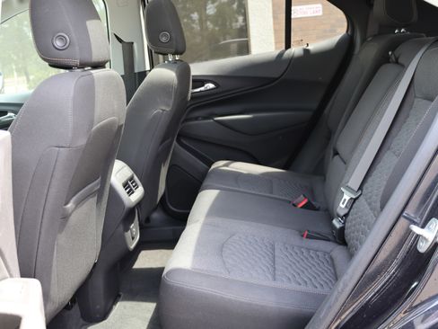 Used 2021 Chevrolet Equinox LT FWD image 16
