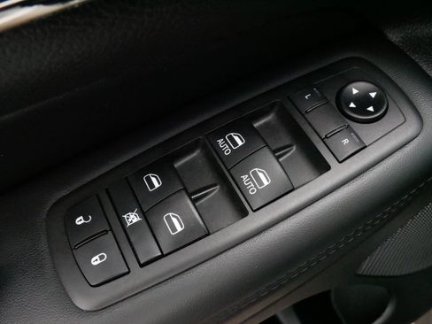 Used 2021 Jeep Grand Cherokee Limited X AWD/4WD image 19