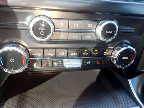 Used 2024 Ford F150 Raptor AWD/4WD image 10