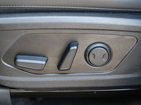 Used 2025 Kia Sorento SX FWD image 21