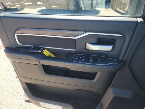 Used 2024 RAM 3500 Big Horn AWD/4WD image 16