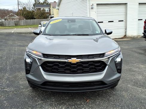 Certified 2025 Chevrolet Trax LS w/ LS Convenience Package image 9