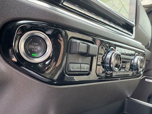 Used 2024 GMC Sierra 1500 SLT w/ SLT Premium Plus Package image 23