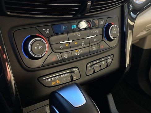 Used 2019 Ford Escape Titanium image 48