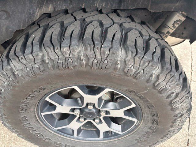 Used 2022 Jeep Wrangler Sport AWD/4WD image 11