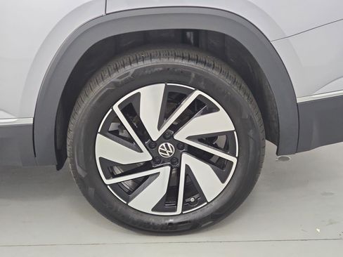 Certified 2025 Volkswagen Atlas SEL AWD/4WD image 35
